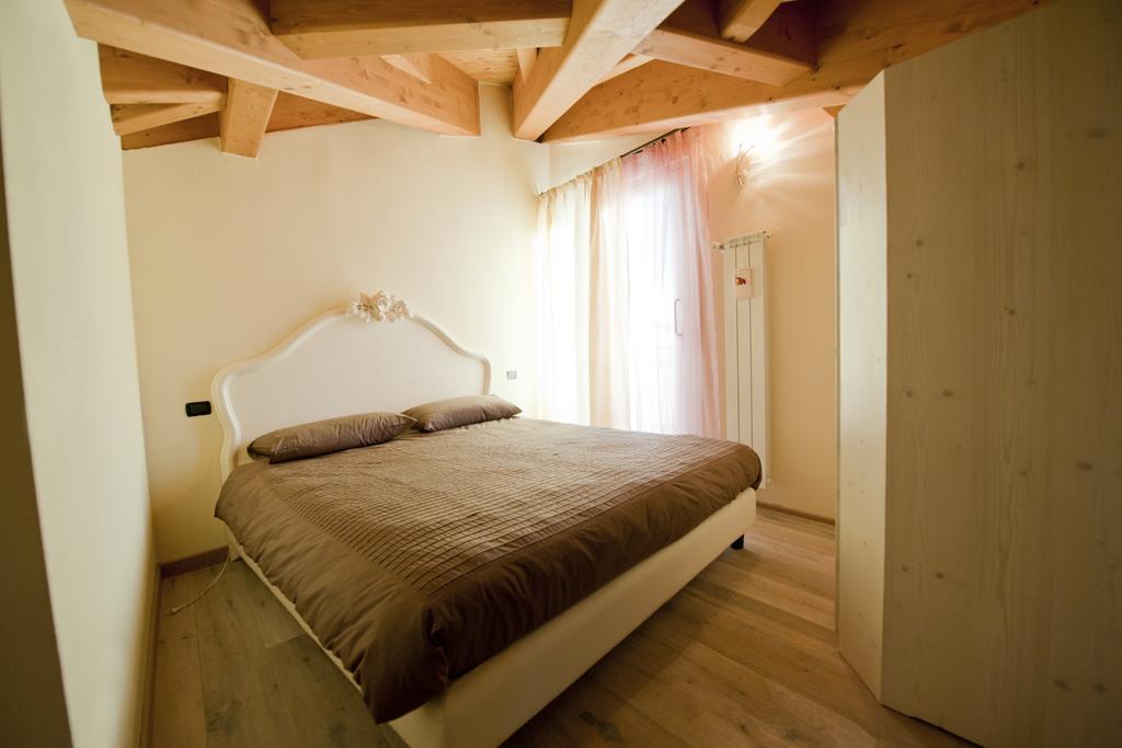 Residence La Corte Vezza dʼOglio Cameră foto