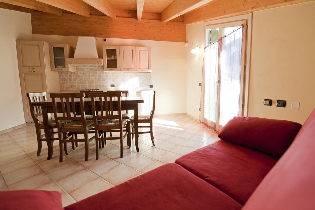 Residence La Corte Vezza dʼOglio Cameră foto